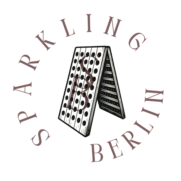 Sparkling Berlin Logo – Sekt der Sektmacher. Weinhandlung und Eventlocation Charlotte by Sparkling Berlin, Westfälische Str. 55, Berlin Halensee nahe Kurfürstendamm Charlottenburg.